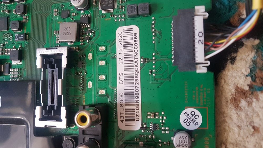 Запчасти от телевизора:Samsung smart 43