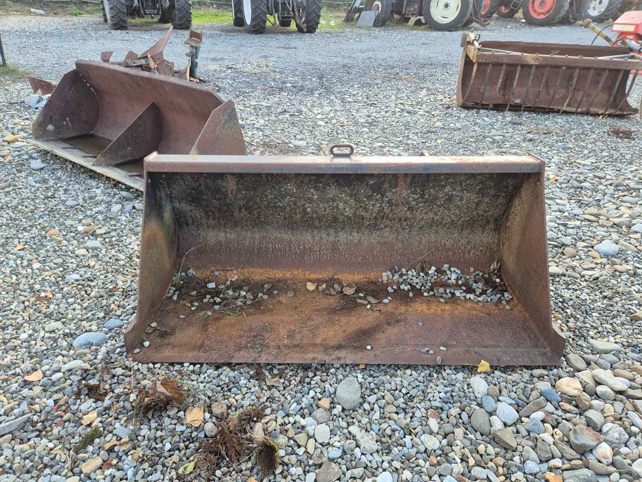 Cupa incarcator frontal tractor