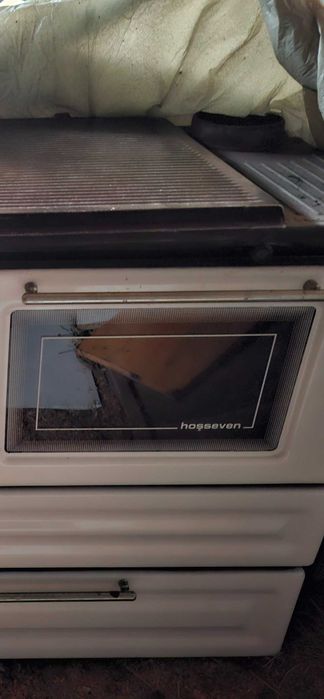 Чугунена печка на твърдо гориво