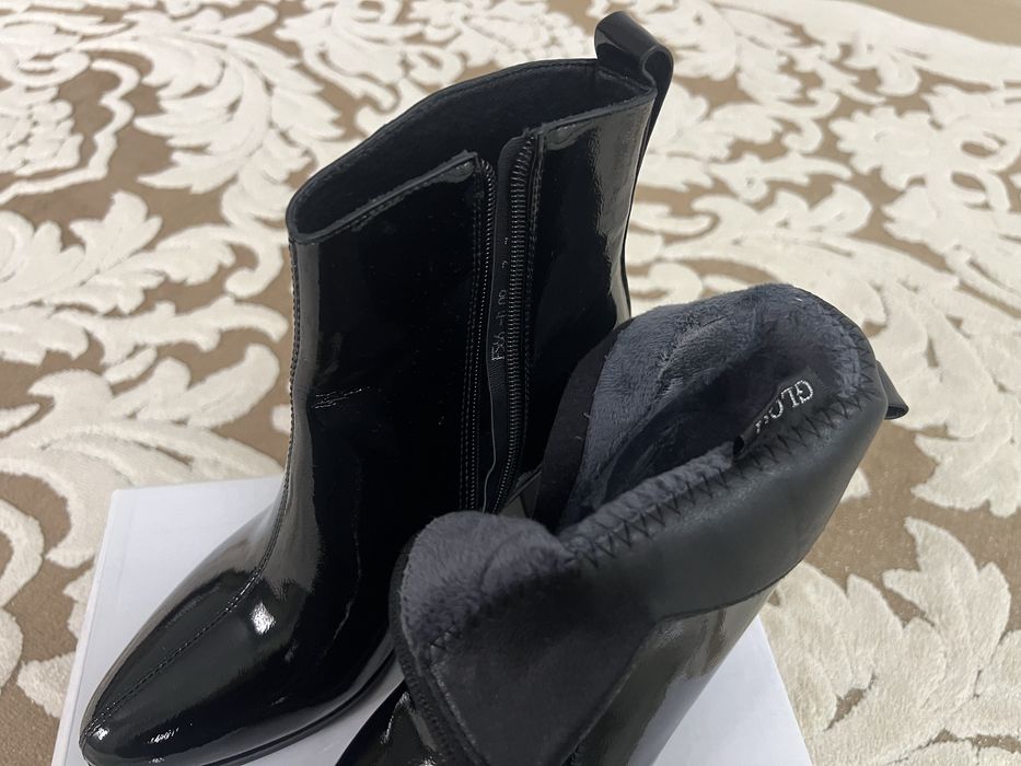 Ботинки осенние черные