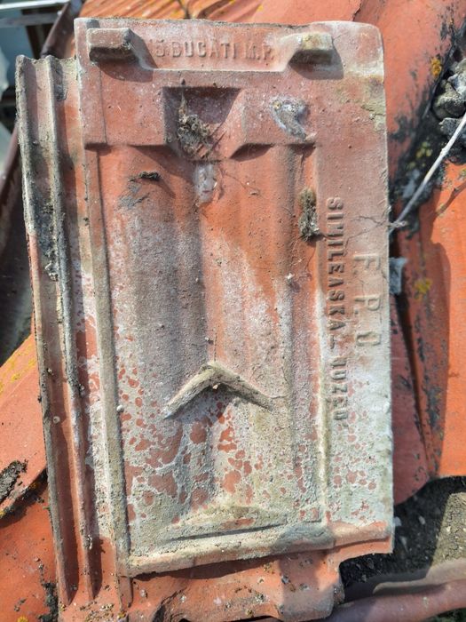 Tigla veche de buzau