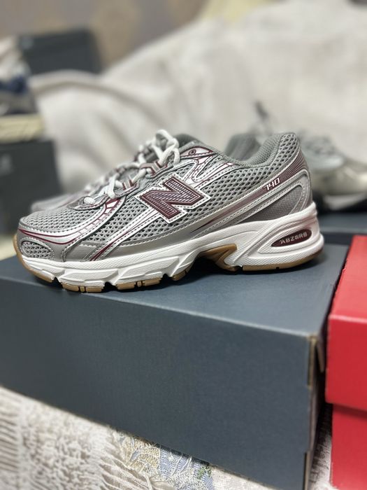 Продам кроссовки New balance-740