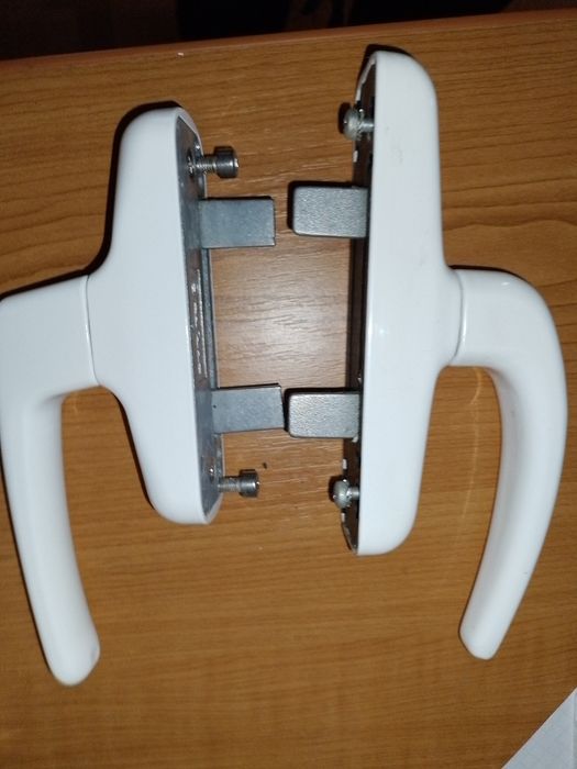 Mânere fereastra aluminiu