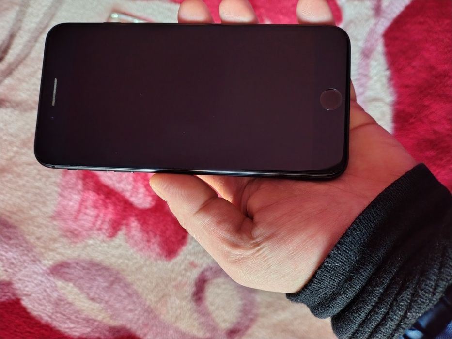 Vand iphone 7 plus original impecabil