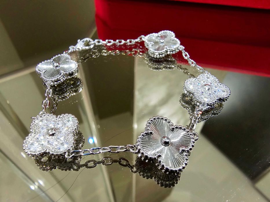 Van Cleef & Arpels VCA Silver Diamond 5 Vintage Alhambra Дамска Гривна