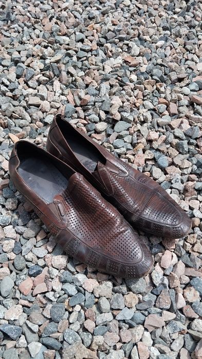 Продам мужскую обувь