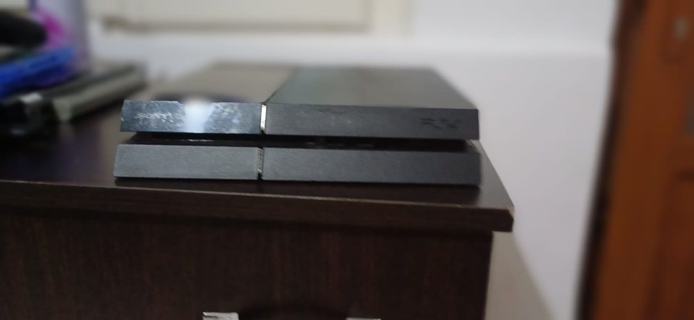 Ps 4 de vânzare(descrierea)