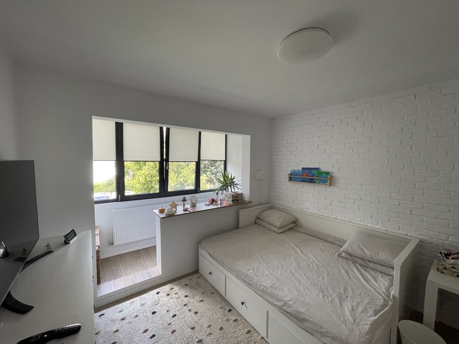 Vand apartament 3 camere astra