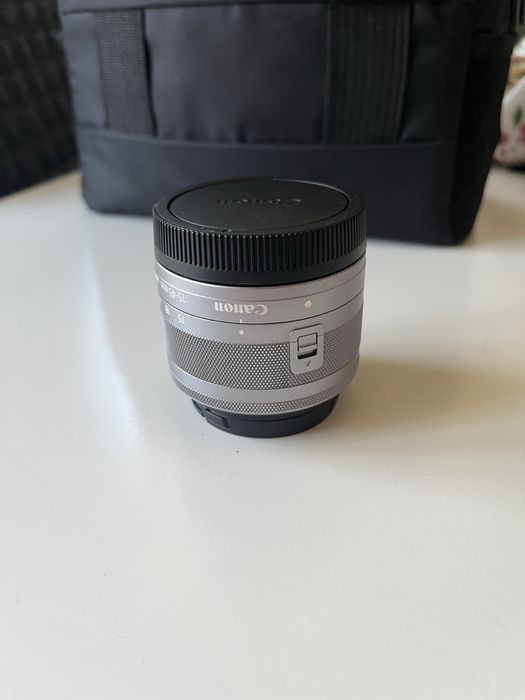 Камера Canon M50