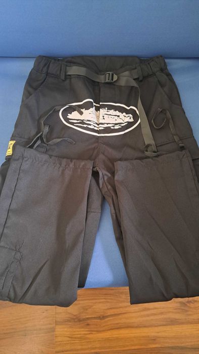 Карго панталони Corteiz черно/бели