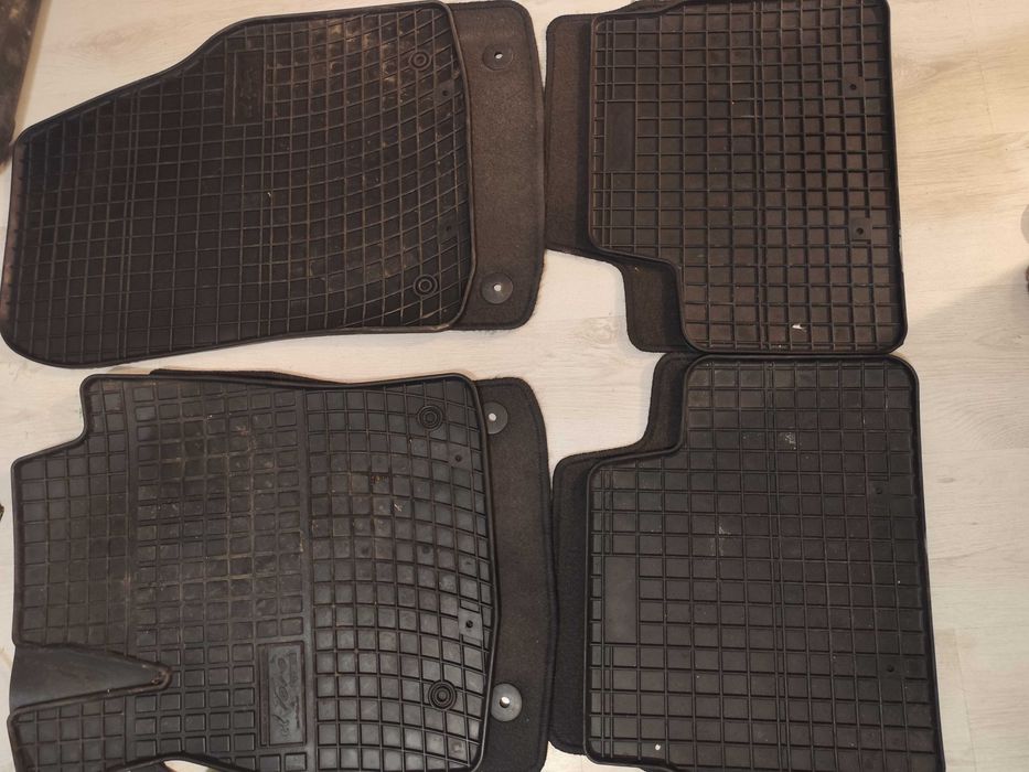 Vând set covorase textil și cauciuc Opel Astra H
