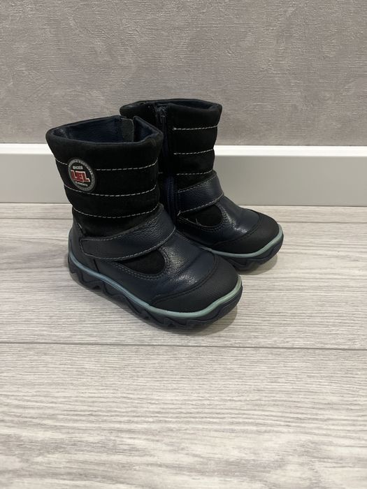 Зимние кожанные сапоги мальчику