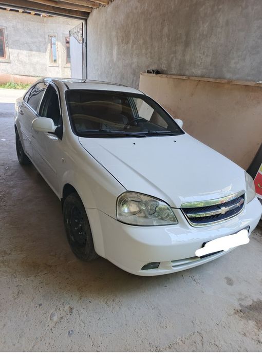 Lacetti rusumli avtomobil