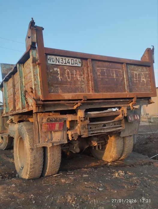 Zil mashinasi sotiladi