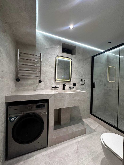 Ц-5 м.Минор 2-комн 2/4 55 м² кирпич евроремонт меб/тех внутри массива