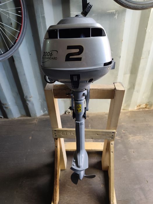 Продам лодочный мотор Honda BF2