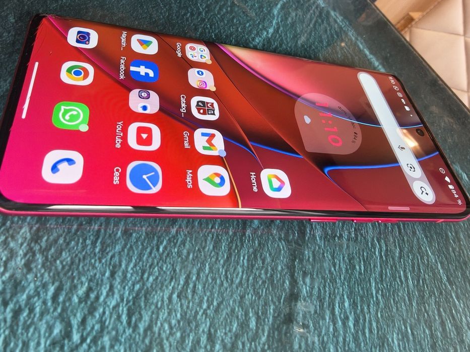 Vând Motorola edge 40 cu ecran curbat, amprenta display, fast charge