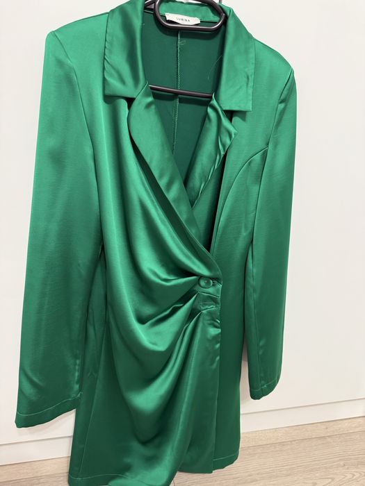 Rochie din saten verde smarald