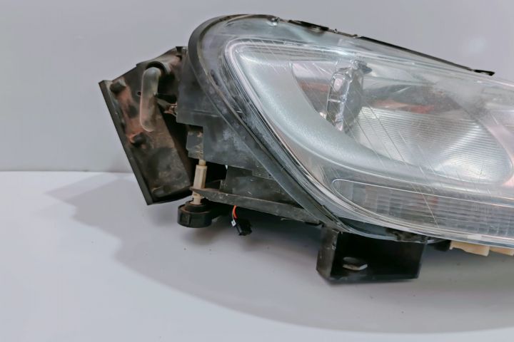 Far dreapta xenon Valeo Cu putin defect 3D1941016J Volkswagen VW Phae