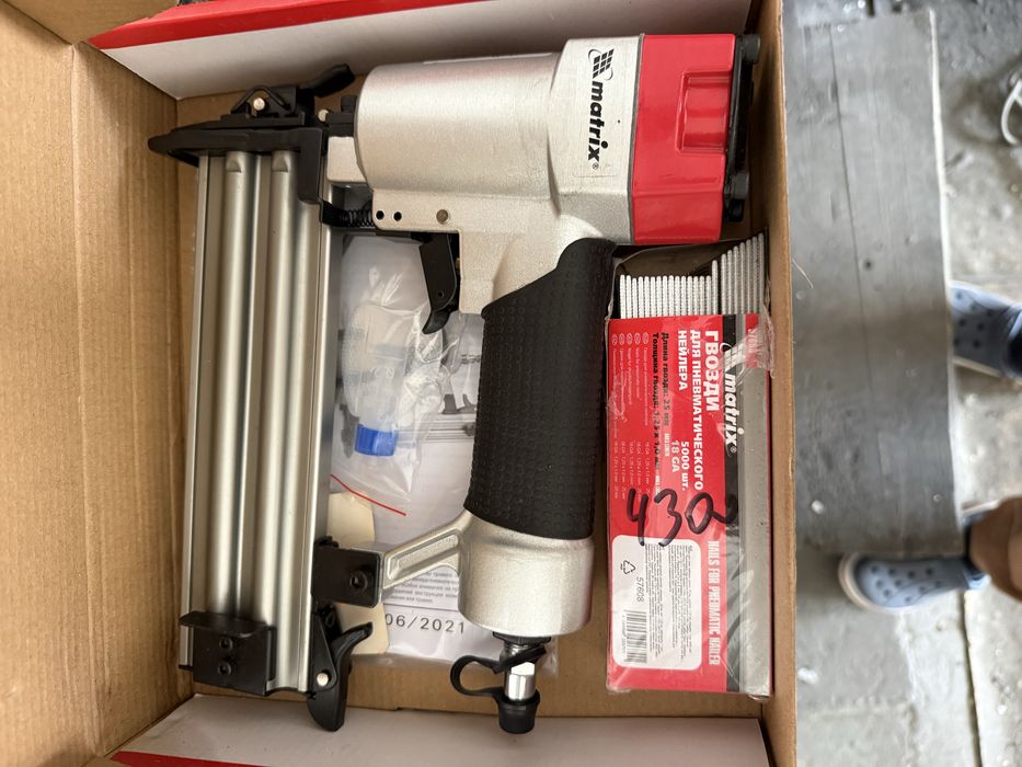 Продам нейлер пневмотический и краскапульт