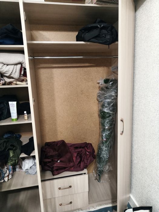 Шкаф для вещей трёхдверный