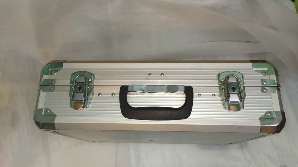 НОВ Метален куфар Mannesmann с НЕПОЛЗВАНИ инструменти,108 части.