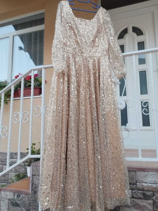 Vand rochie de ocazie