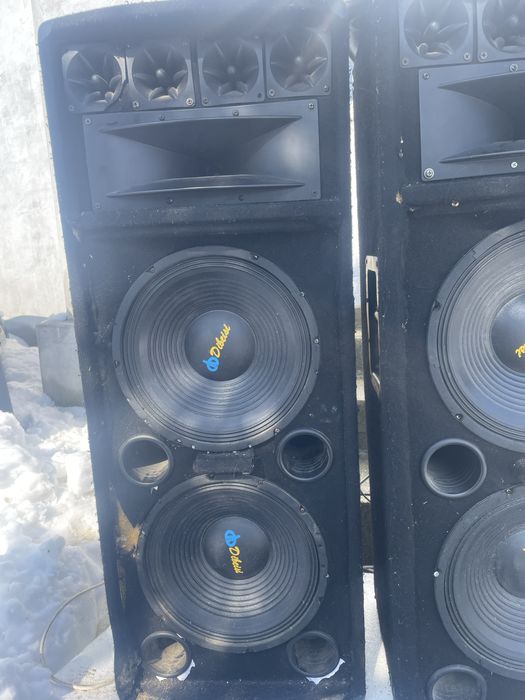 Boxe de vanzare cu statie