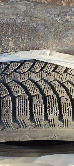 Зимние шины Bridgestone 265/60/18