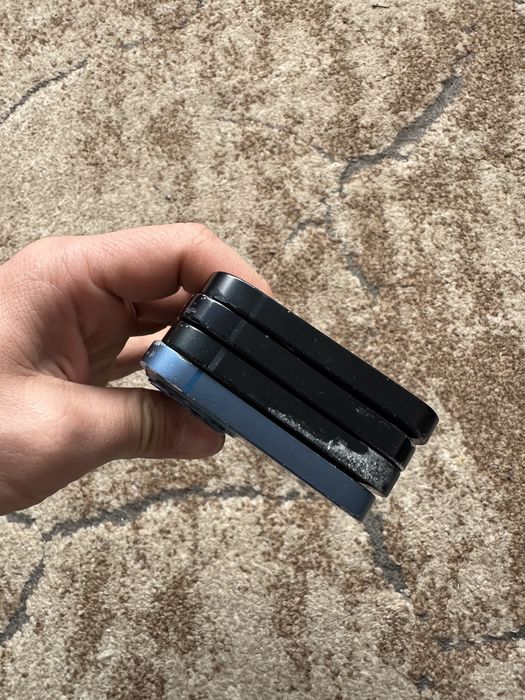 Lot 4 carcase iPhone 13 cu flex-uri butoane si wireless