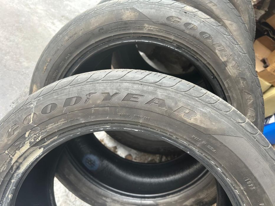 Комплект автомобильных шин