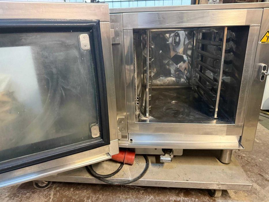 Cuptor convectomat 6 tavi