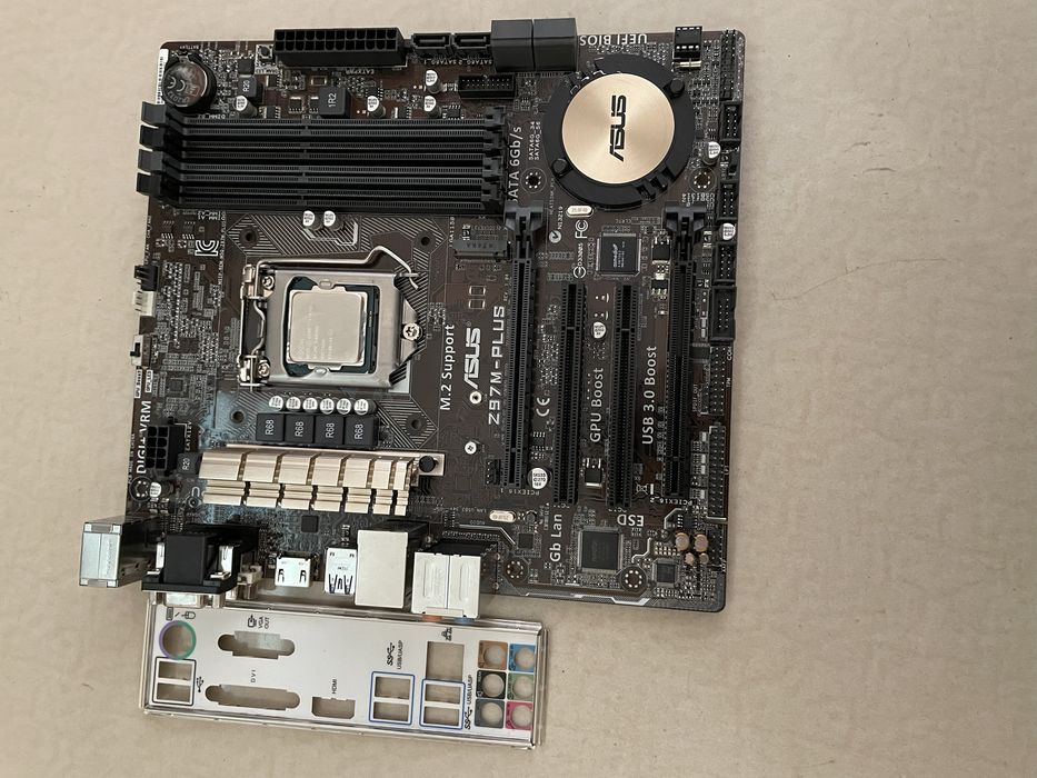 Материнская плата 1150