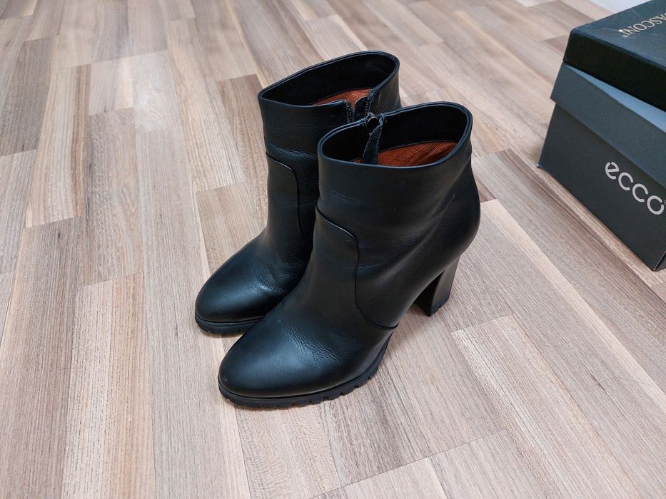 Кожаные бoтильоны Basconi