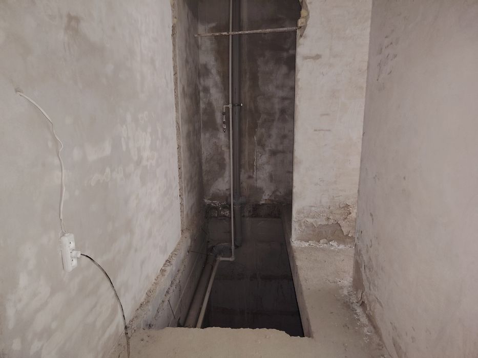 1 хоналик 42+42= 84 квадратлик дублекс квартира сотилади орентир 7 мик