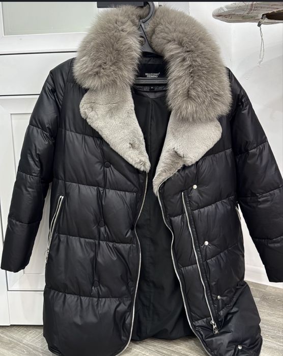 Продам куртку - носила один сезон !