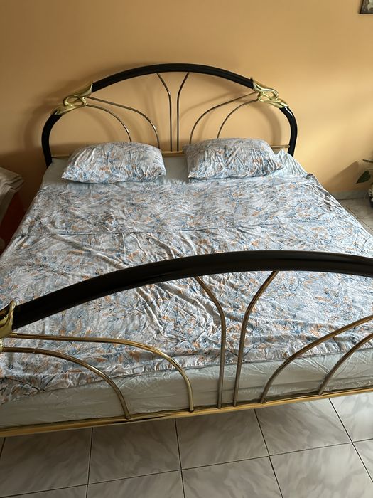 Тръбна мебел-за спалня