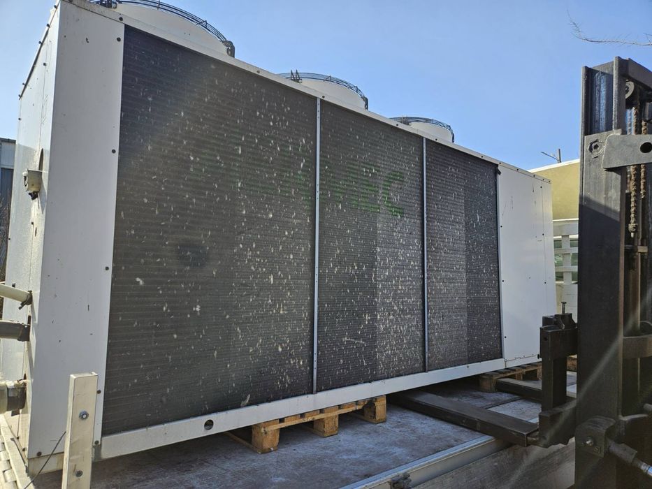 Чилър Aermec за топло/студено