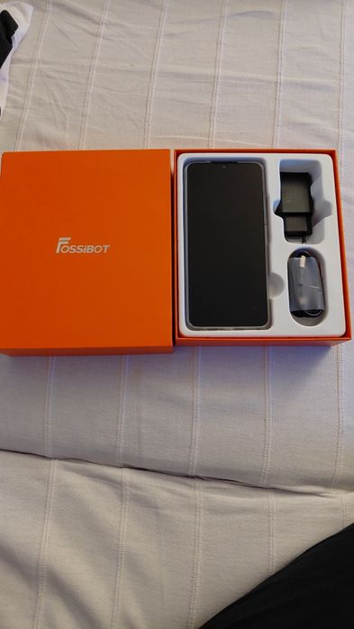 Telefon nou,primit cadou