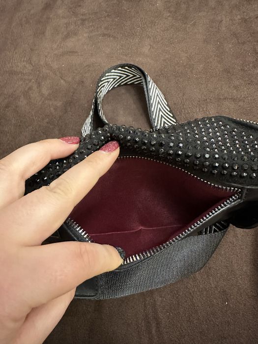 Чанта със камъни за кръст