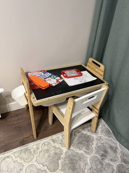 Детский стол со стулом