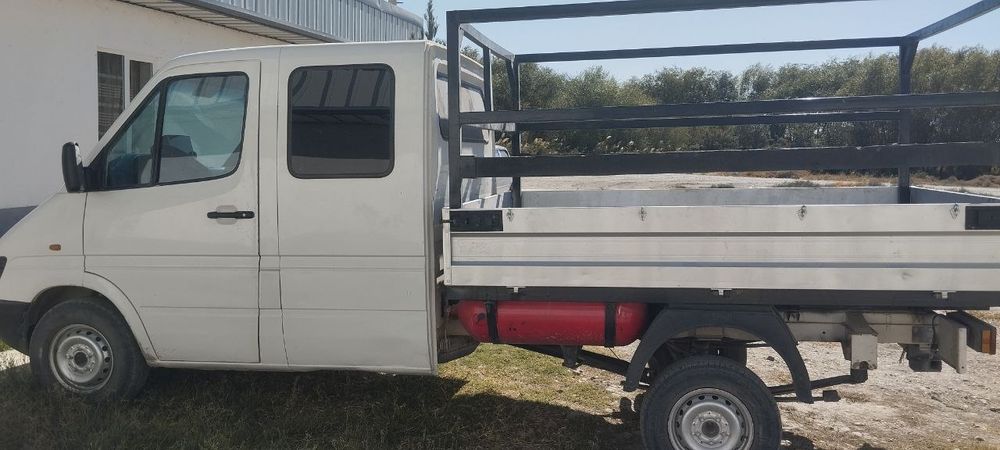 Mercedes-Benz Yuk Furgon