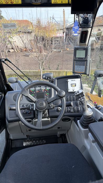 Caterpillar incarcator frontal manito