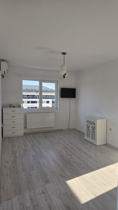 Garsoniera Metro Militari Residence proprietar