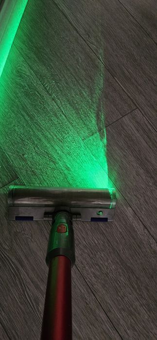 Dyson Cyclone V10 + Оригинальная щетка с ЛАЗЕРОМ