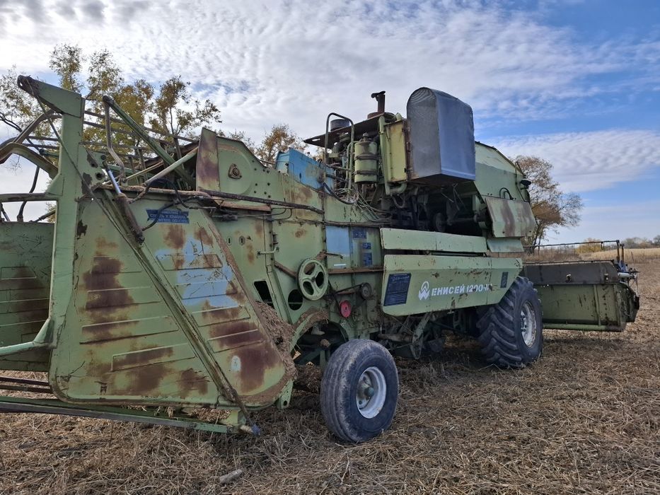 Продаётся комбайн Енисей 2003 года