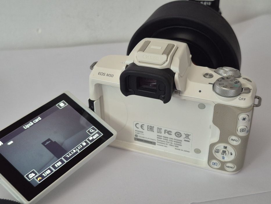 Aparat Canon M6