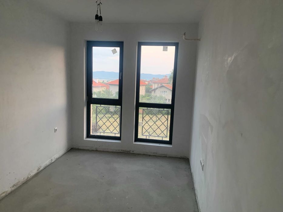 Продава се Двустаен апартамент в Карлово - 67 кв.м за 1453 €/кв.м - Снимка #4