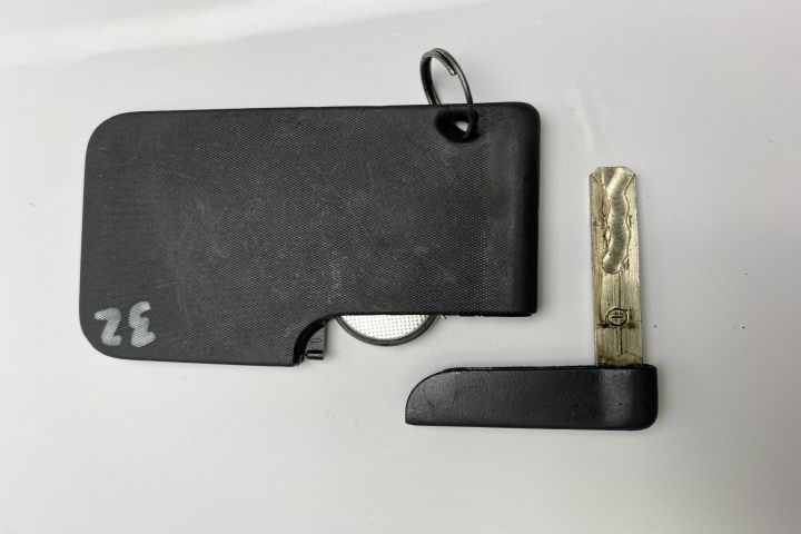 Cartela cu telecomanda Renault Megane  seria