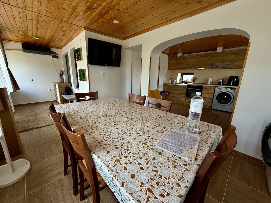 Реновирана къща - гр. Каспичан, кв. Калугерица